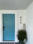 Perfectly located cottage in the heart of town! Walk to everything!