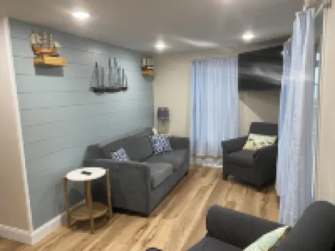 Cozy updated one bedroom cottage on shawano lake