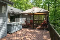 Watkins Glen, Corning, Finger Lakes 3 BR 3 Bath w/ Hot Tub