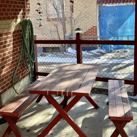 12 min to Downtown! Child&Pet Friendly , Fully Stocked Kitchen, W/, Back