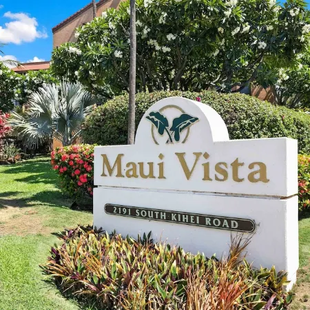 3 minutes walk to the beach. Nearby shopping and restaurants