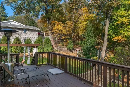 Beavercreek Four Bedroom Home with Incredible Backyard!  Completely Updated! Отели рядом с достопримечательностью «Berns Garden Center»