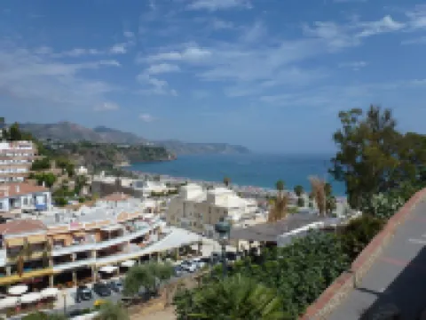 Beautifully appointed 2 bed apartment.