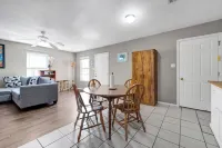 Delightful Duplex 2 beds 2 baths