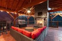 NewLuxuryCabin EVCharger Sauna/HeatedIndoorPool Arcade Games Gazebo Sleeps24 EV4