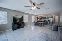 Like New Home Private pool ,New furnishings, 20 mins to State Farm stadium Hotels in Buckeye