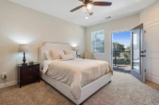 New Lake Travis Home on Golf Course w/Golf Cart