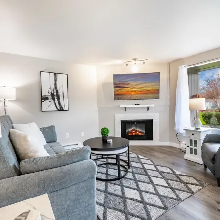 Spring Getaway • Birch Bay • Hot Tub • 107