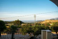 Family-friendly villa with private pool in a fantastic location. Hotels in Benidoleig