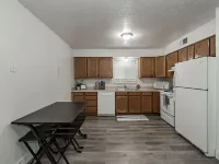 Cozy 2br- 3 blocks from BYU-Idaho Hotels in Rexburg