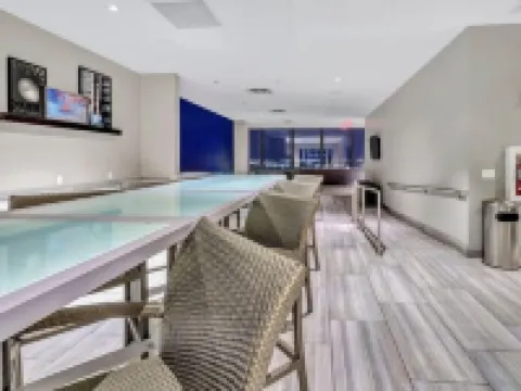 Luxury 1 Bhk Apt W/Parking Pool | Gym| City View