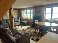 Beautiful Cottage on Mullett Lake