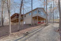 Stunning Tranquil River Lodge and 2 Cozy Cabins