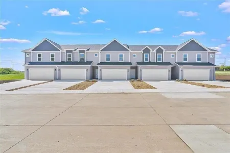 Central Cedar Falls Townhome - Family Friendly!