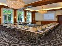 Best Western Premier Parkhotel Kronsberg Hotels near Bemerode