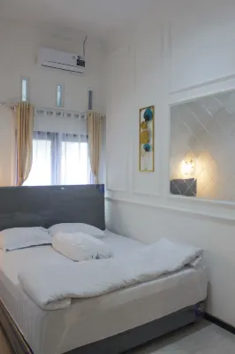 Home Stay Pak Ndan Dekat Masjid Ar-Rahman Các khách sạn ở Bendo