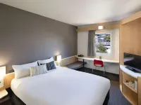 Ibis Newcastle Hotels in Merewether
