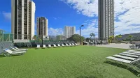 Large peaceful King bedroom Apartment with Kitchen & Pool