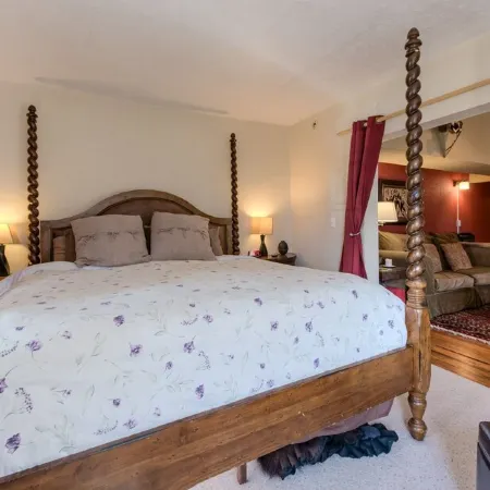 Downtowns Best Location Pied-à-Terre