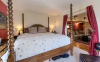 Pied-à-terre In  DOWNTOWNS BEST LOCATION