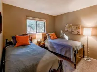 ~Sum & Fall Discounts! 5 Min Walk to Beach! 2025 Updates, Clean, Comfy, Secure!