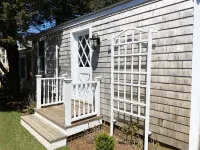 Edgartown Designer Cottage Between Town & Beach.