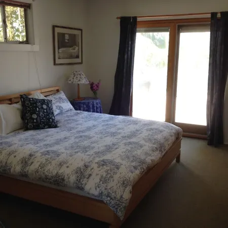 Waterfront Beachhouse: Best Harbor Location and View