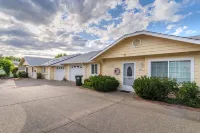 WARM AND INVITING, PEACEFUL No steps, Wide doorways , Recliner, Garage