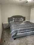 Cheerful 3 Bedroom House, 2 Bathrooms, 5 minutes from the interstate - WiFi