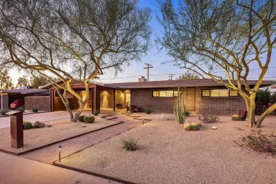 Manzi Place - Luxury Pad w/ Heated Pool & Cozy Fire Pits + Centrally located! Hotels in North Mountain