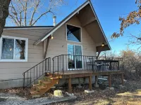Cozy 2-bedroom A-Frame near the Lake - 3-Star