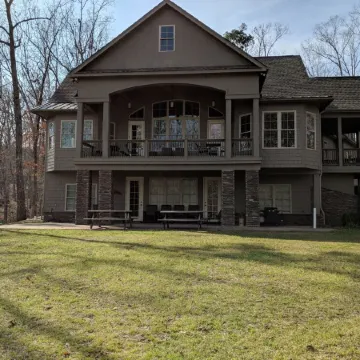 Lake Front, Quiet, Private cove on 4.75 acres, Canoe, 2 Kayak, 2 boat docks
