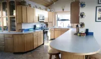 Lake Chelan: Private Pool, Hot Tub, Stunning Views, 7 Mins to Chelan Sleeps 6