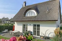 Reethaus Lise - with beach chair, fireplace and handcart - 12 minutes walk to the beach Hotel a Glowe