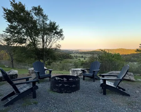 Scenic views, Fire Pit, CozyClose to the Buffalo National RiverPet friendly 瑟西縣酒店