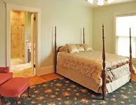 Restored Victorian Home Hotels near Park Church