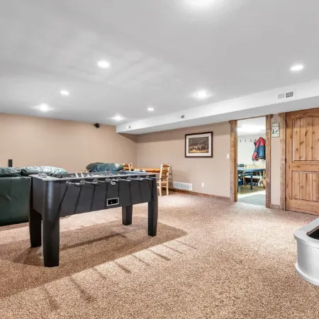 Big Bear Lodge: Private 7BR Hot Tub, Sauna, Fast WIFI, mountain cabin Park City