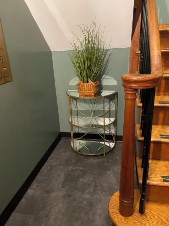 Sunny Evanston Studio: Stylish Decor, Hardwood Floors, Fenced Yard & Parking Отели рядом с достопримечательностью «The Mexican Shop»