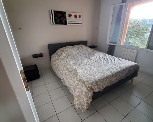 Lovely, quiet gîte in the hills of Provence Hotels in Beaucaire