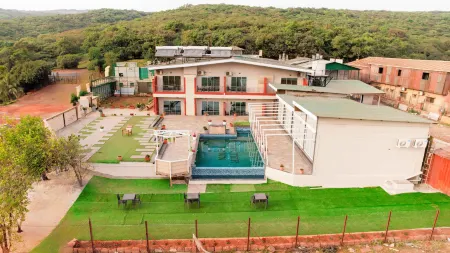 Treebo Winter Town Venna Lake Отели в г. Сатара