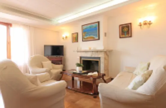 Quiet residential area, beach 300m, pool, rustic kitchen, ideal for families