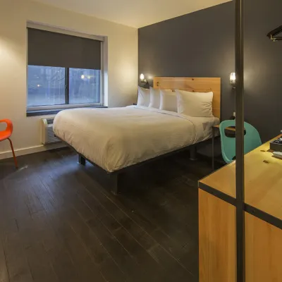 The Bklyn House Hotel โรงแรมใกล้แอลไอยู บรู๊คลิน