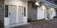 Crystal Inn Hotel dekat Klenteng Tjoe Tik Kiong