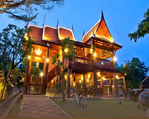 Bueng Bua Thong Resort Hotels near Wat Khao Din Temple