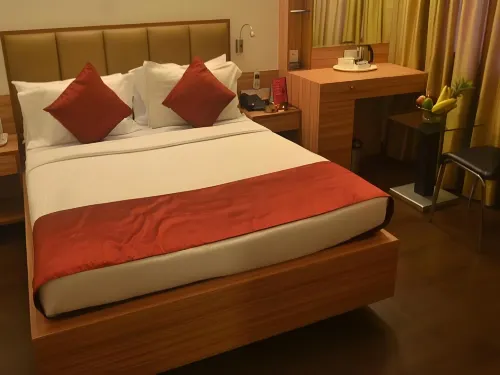Hotel Plaza Hotels in Mumbai