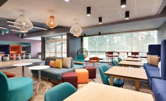 Tru by Hilton Harbison Columbia