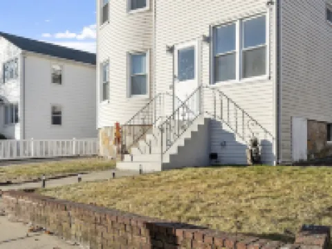 Luxurious 2 BD next to UMass sleep up to 8 with Gym ウースターのホテル