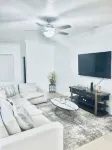 Spacious 5-bedroom house with AC and WiFi in charming Palmetto