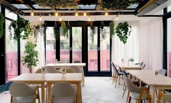 Thinker Hotel