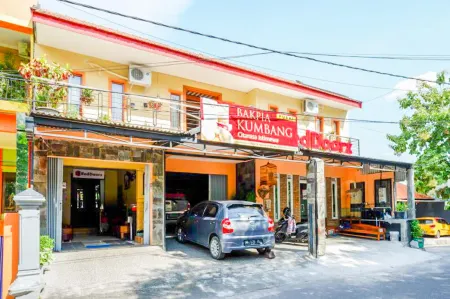 RedDoorz Near XT Square 3